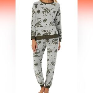 Star Wars Mandalorian Grogu Womens 2-piece Plush Fleece Jogger Lounge Set
